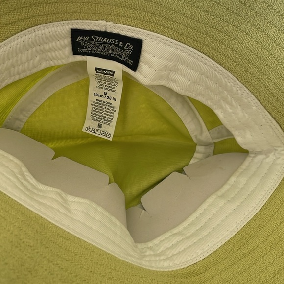 Levi’s Bucket Hat - Picture 2 of 2